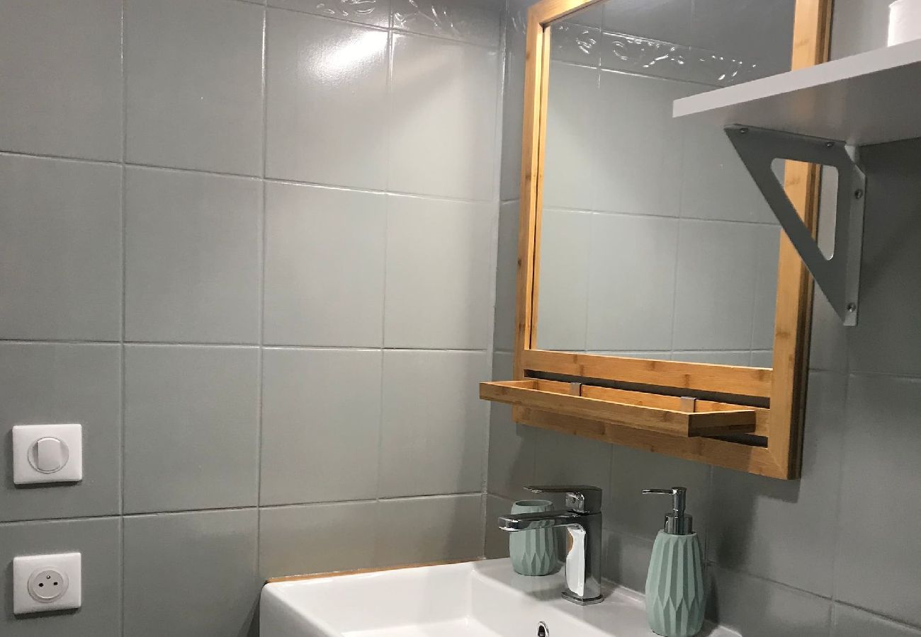 Apartment in Cauterets - Au pied du télécabine, T3 50m2 pour 8 personnes. 