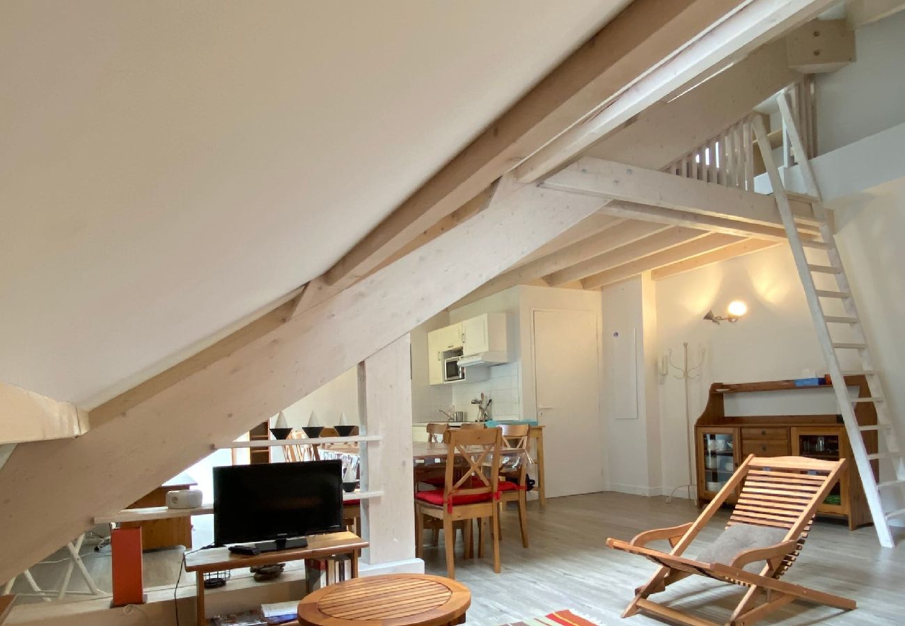 Apartment in Cauterets - Place de la mairie T2 type loft 70m2 terrasse 35m2 