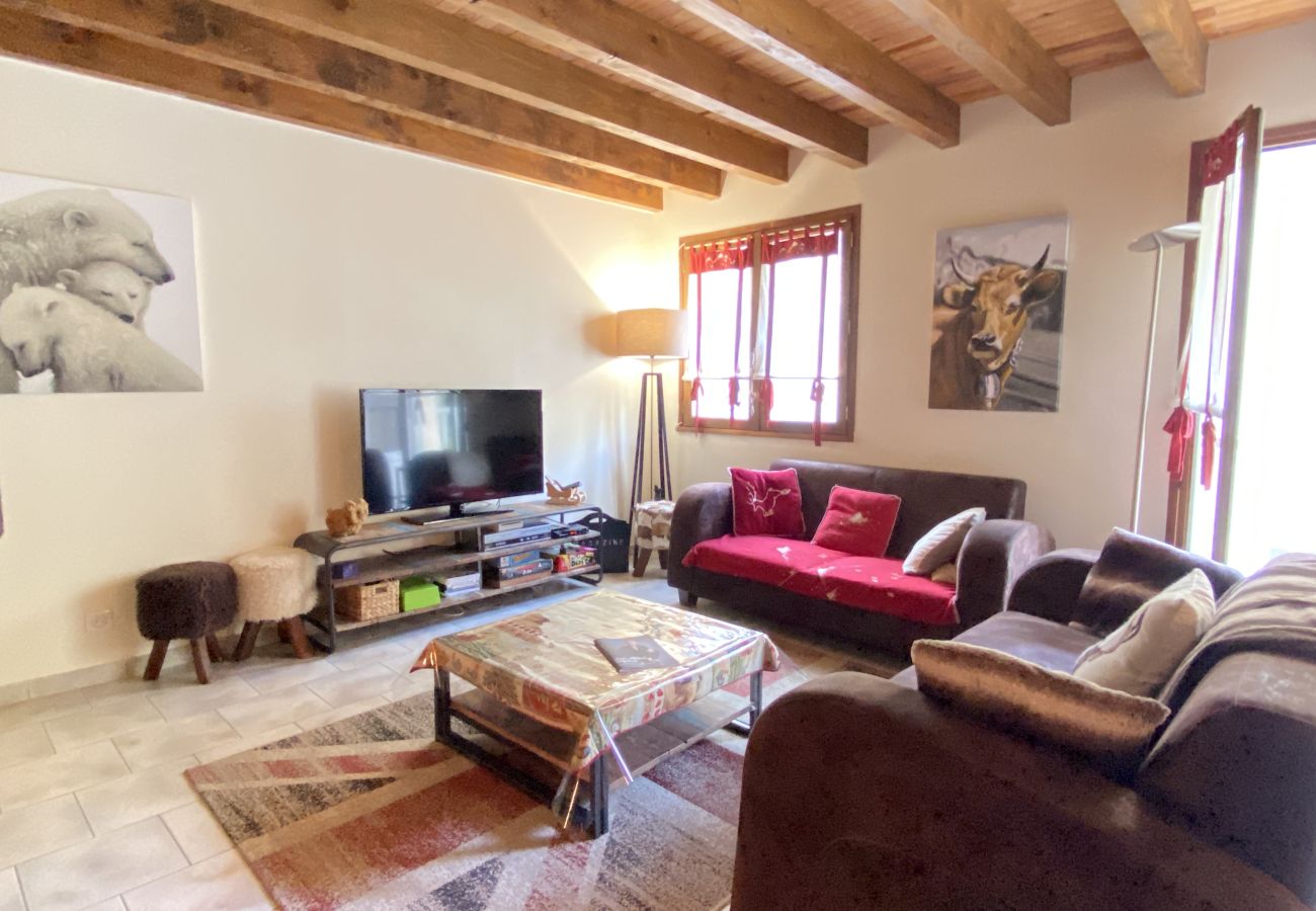 House in Cauterets - Maison de ville 9P, 4 chambres. Balcon et parking. 