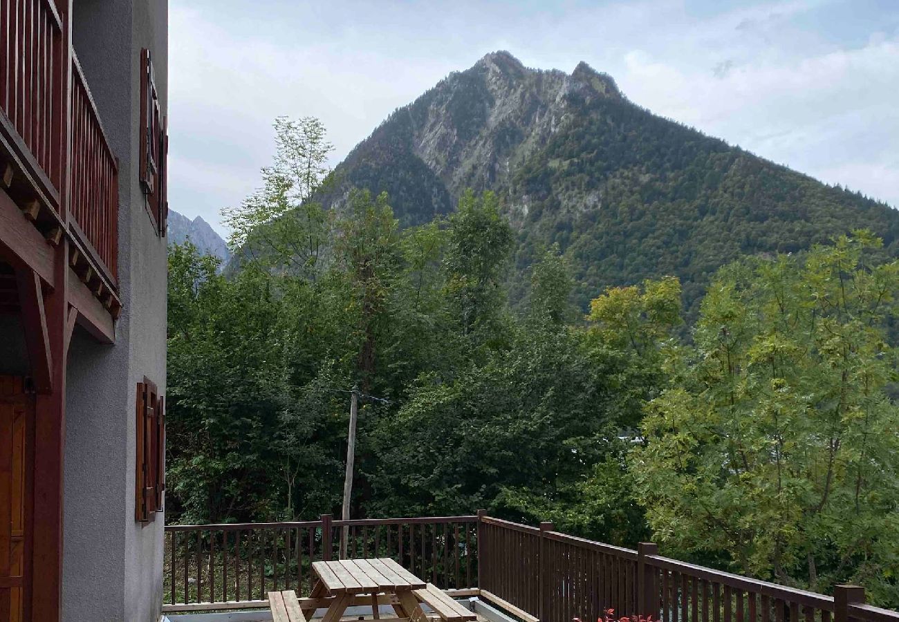 Apartment in Cauterets - Duplex + terrasse panoramique.Parking.Piscine été 