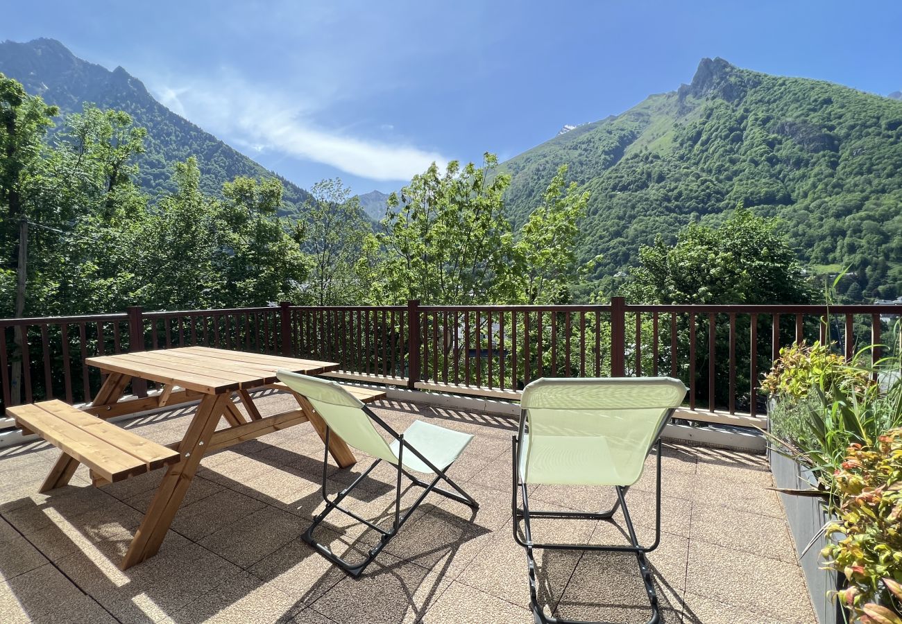 Apartment in Cauterets - Duplex + terrasse panoramique.Parking.Piscine été 