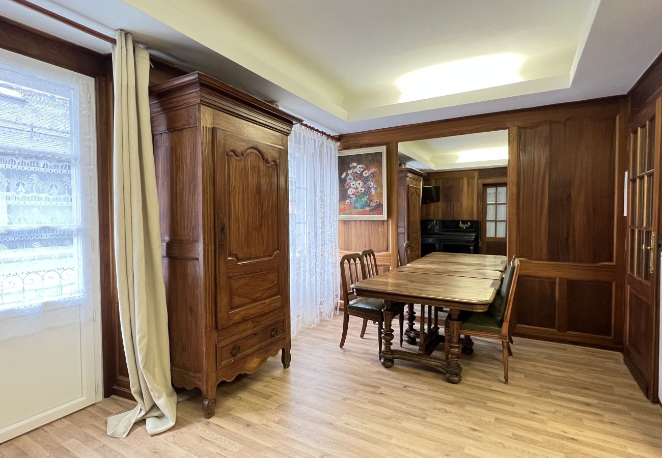 Apartment in Cauterets - Quartier piéton. T3 65m2. 2 chambres. 5 personnes. 