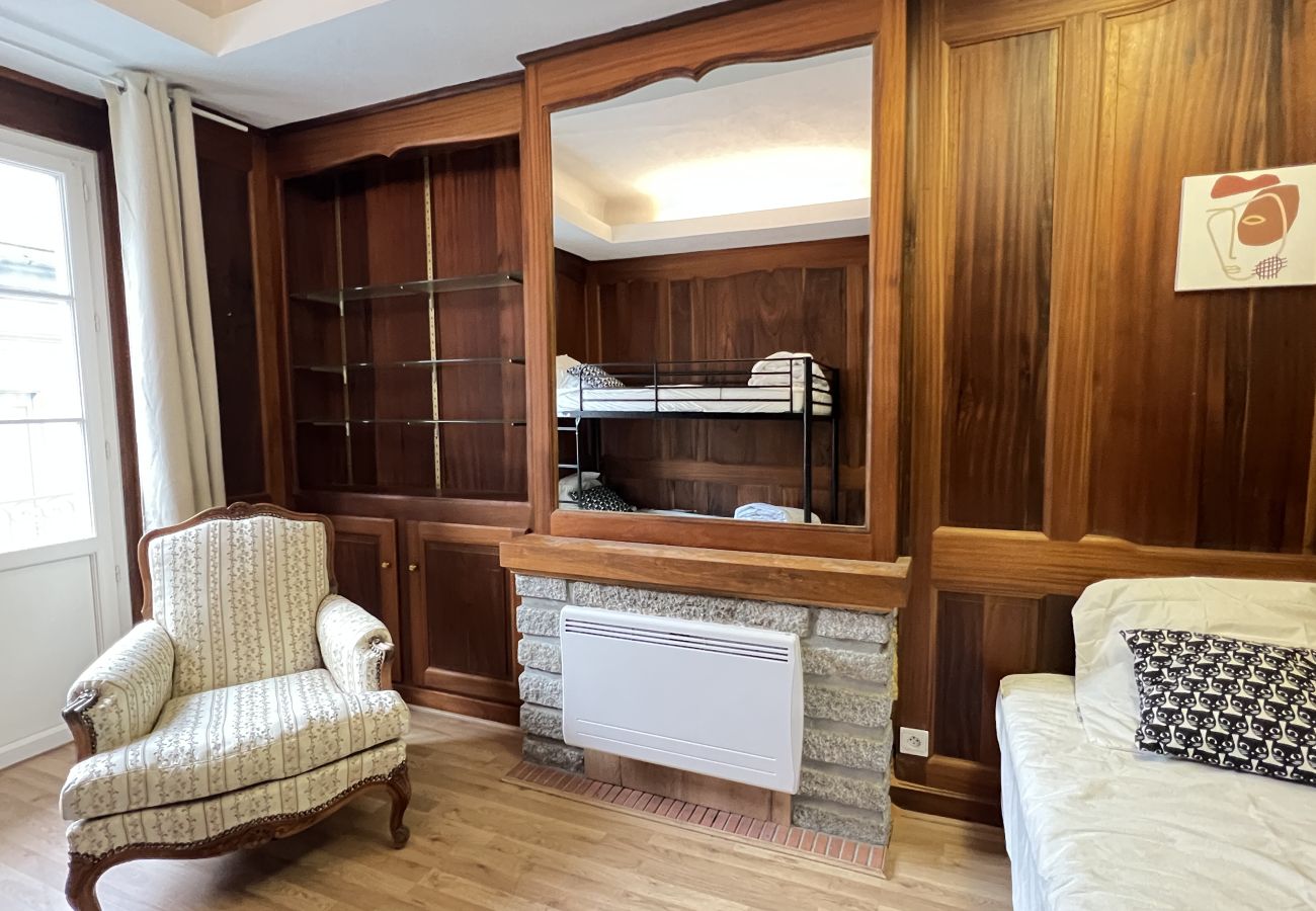 Apartment in Cauterets - Quartier piéton. T3 65m2. 2 chambres. 5 personnes. 