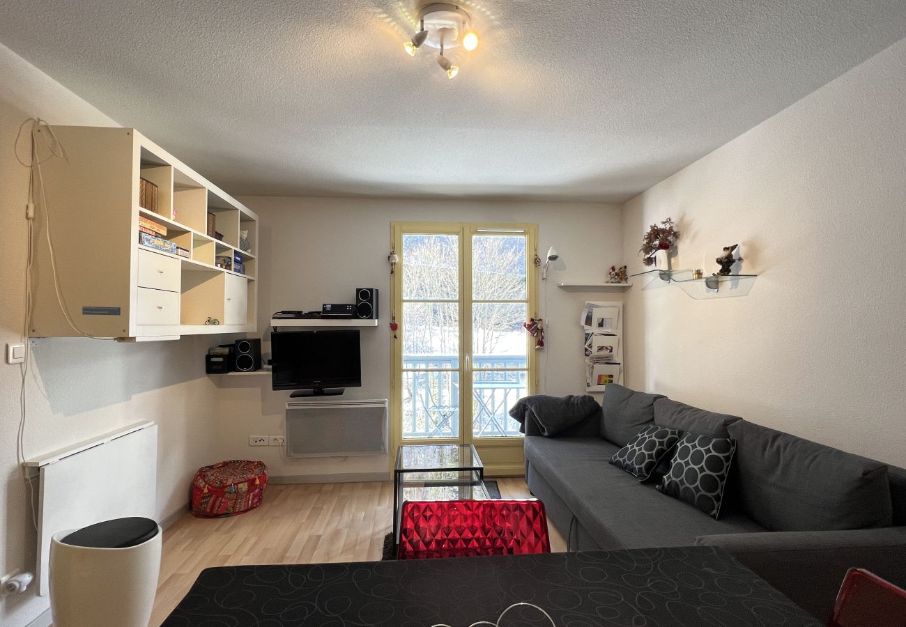 Apartment in Cauterets - T2 alcove confortable pour 4 à 5p. Balcon. Parking 