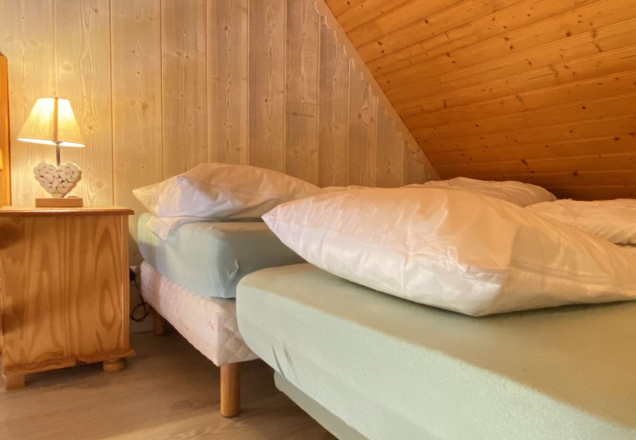 Chalet in Cauterets - Le 102. Chalet 3 chambres. Terrasse. Parking. wifi 