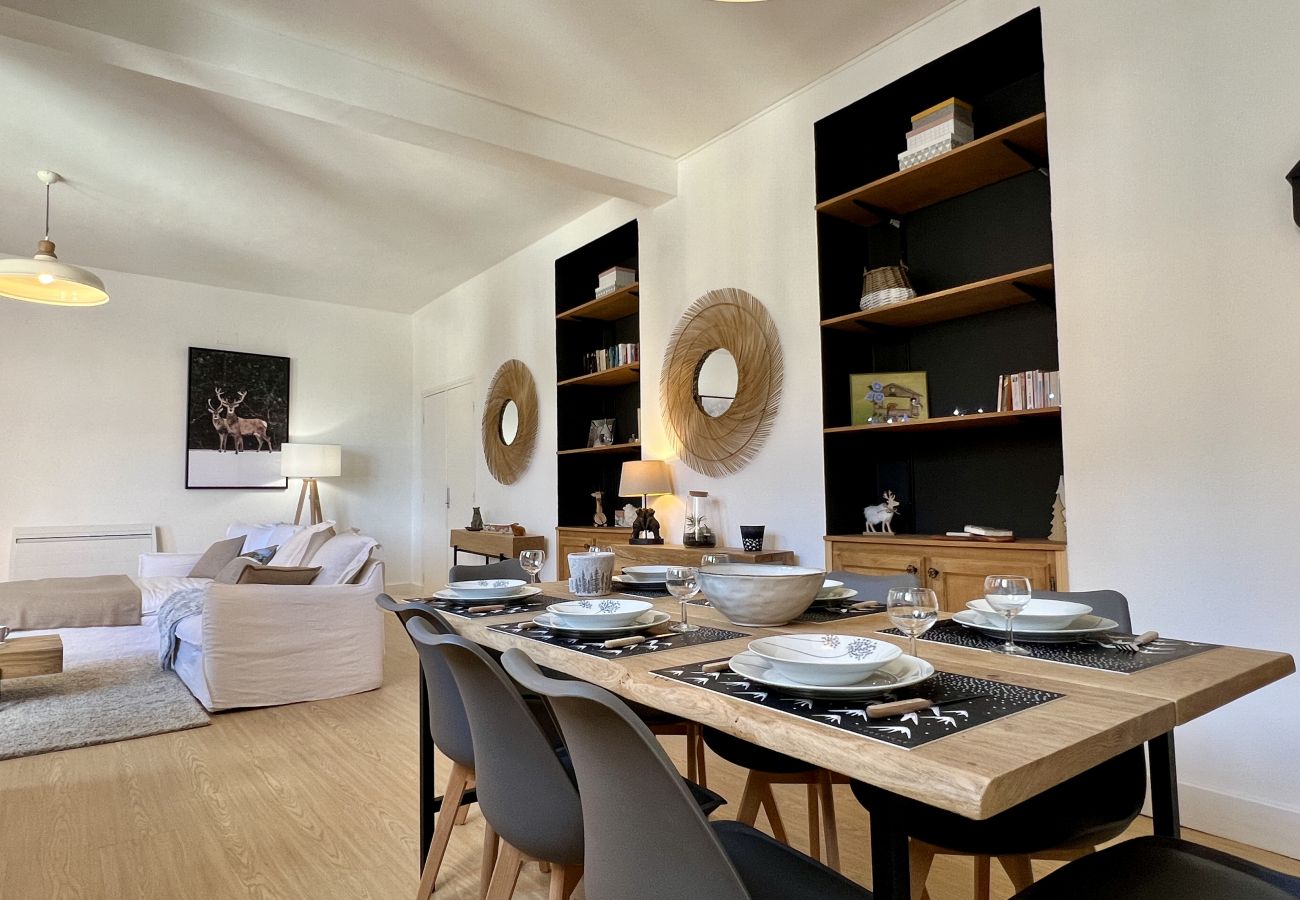 Apartment in Cauterets - Au coeur de ville, bel appt 3 chambres de 105m2. 