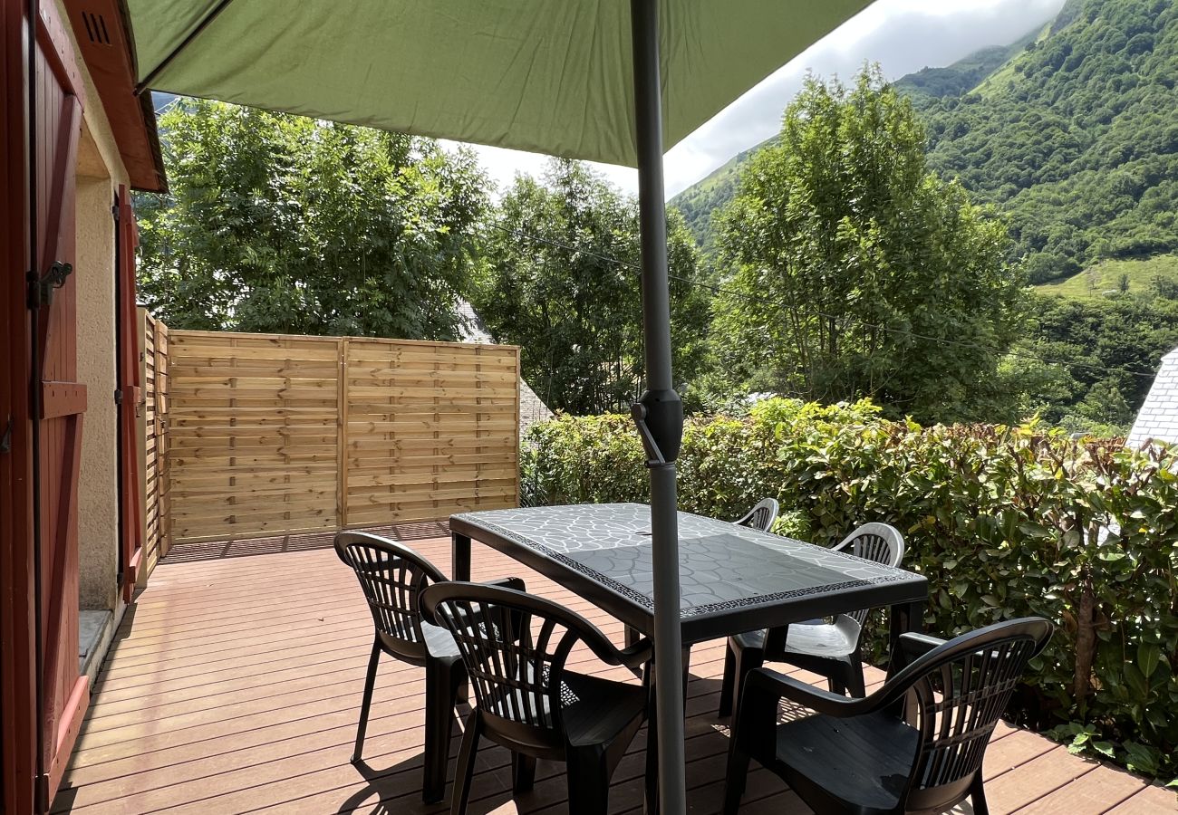 Chalet in Cauterets - Le 101. Chalet 3 chambres+mezz. Terrasse. Parking. 