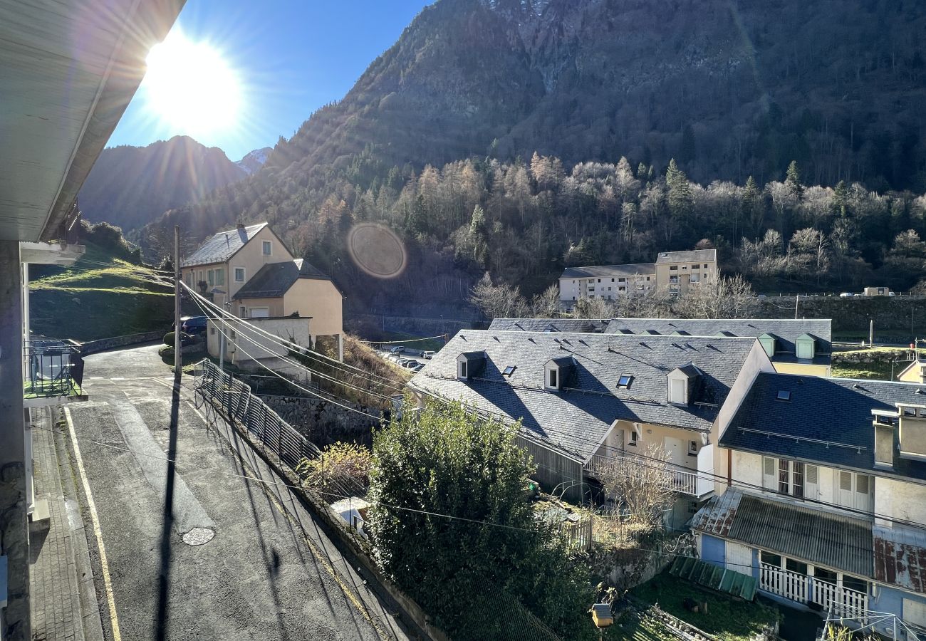 Apartment in Cauterets - Haut du village, T2 + alcôve 5p. 