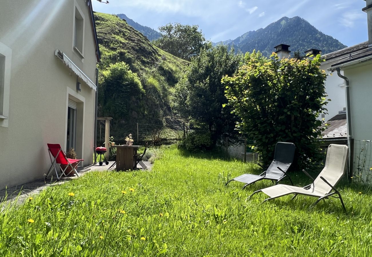 House in Cauterets - La maison de FanloU 