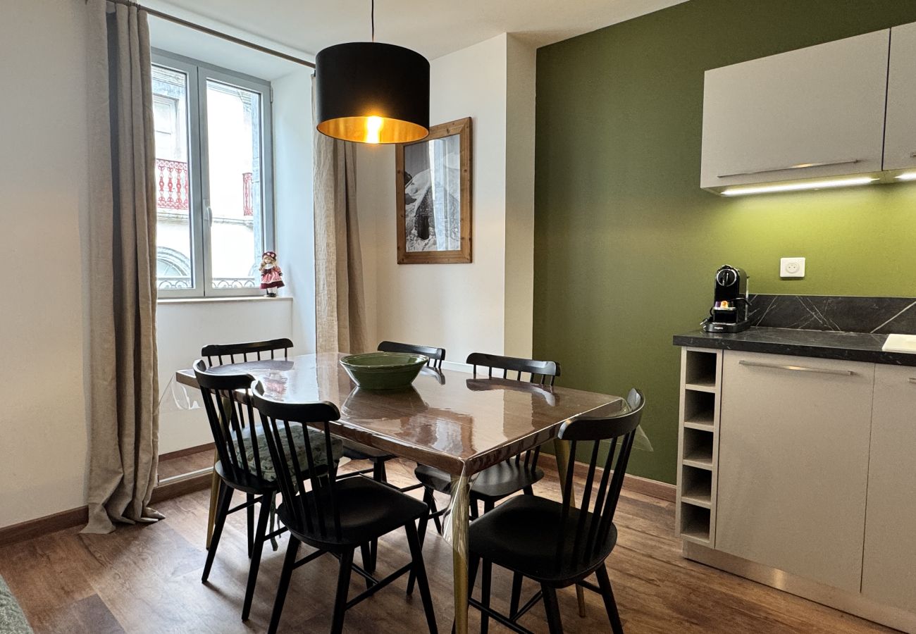 Apartment in Cauterets - Plein centre. Bel apt 4pièces de 80m2 pour 6 pers.