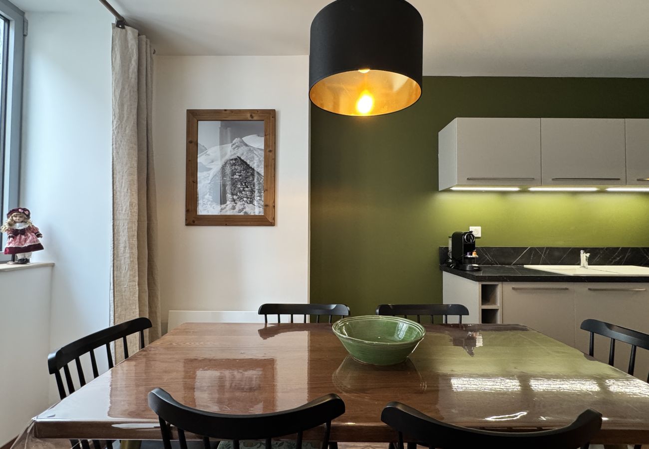 Apartment in Cauterets - Plein centre. Bel apt 4pièces de 80m2 pour 6 pers.