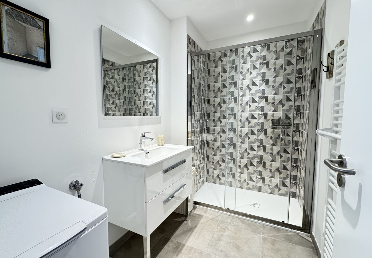Apartment in Cauterets - Plein centre. Bel apt 4pièces de 80m2 pour 6 pers.