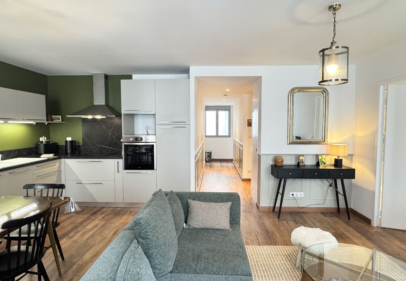 Apartment in Cauterets - Plein centre. Bel apt 4pièces de 80m2 pour 6 pers.