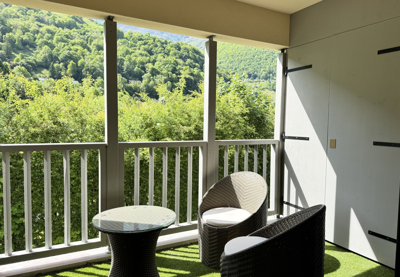 Apartment in Cauterets - Bel apt 85m2 8P. Parking. Balcon