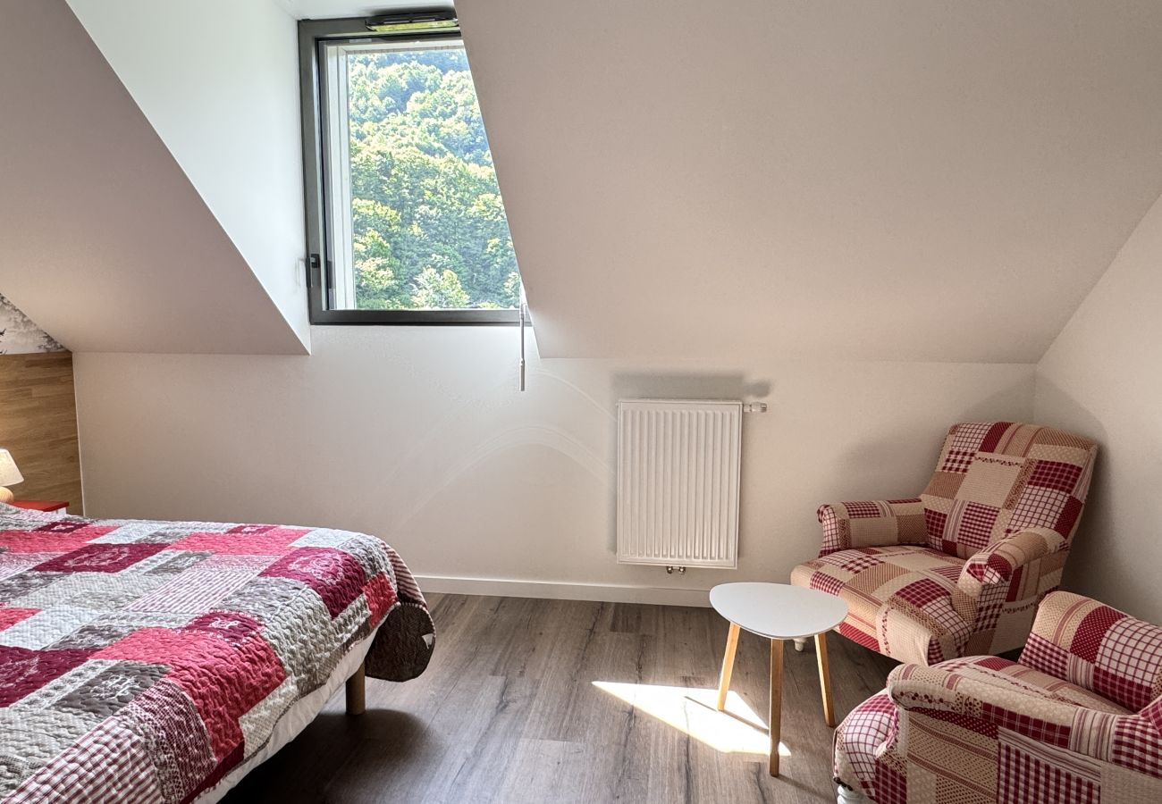Apartment in Cauterets - Bel apt 85m2 8P. Parking. Balcon