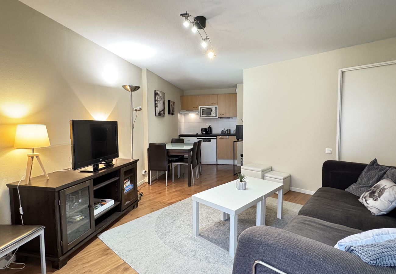 Apartment in Cauterets - Au pied de la télécabine, T2 alcôve pour 5P