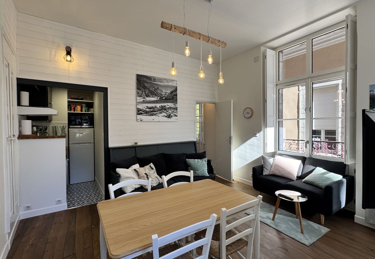 Apartment in Cauterets - Cocon de charme au coeur de Cauterets