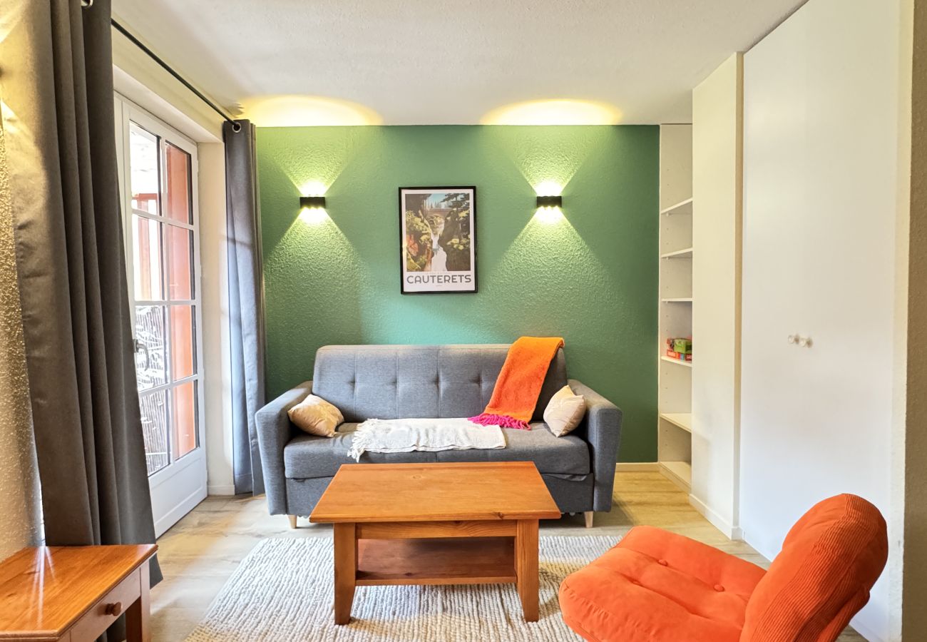 Apartment in Cauterets - AGREABLE DUPLEX POUR 5P DANS RESIDENCE AVEC PISCINE