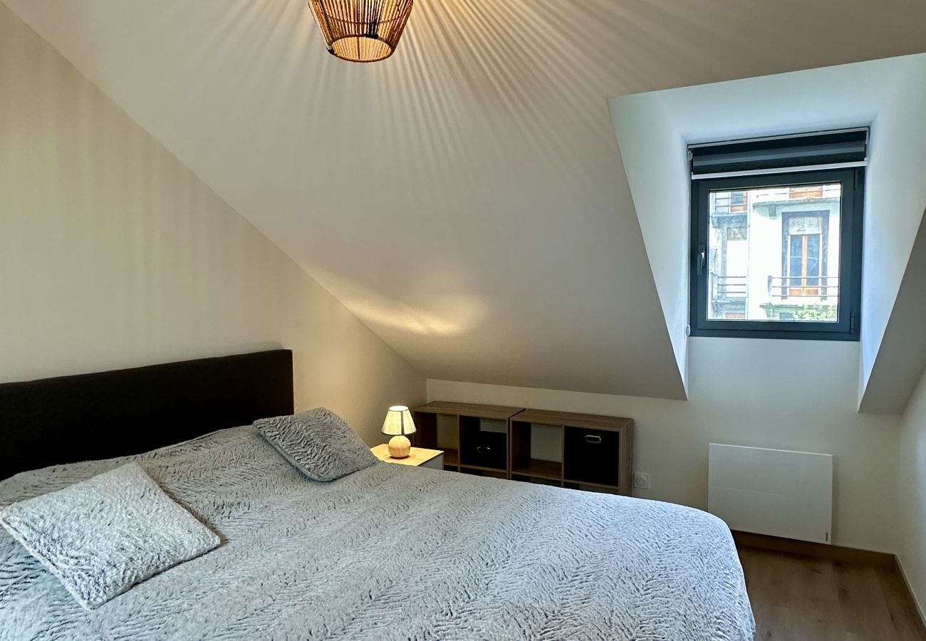 Apartment in Cauterets - Joli T2/ 4p neuf centre de Cauterets avec Parking.