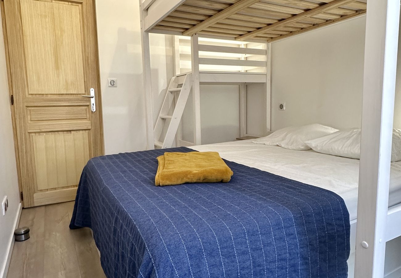 Apartment in Cauterets - Au pied du télécabine, Joli T3 48m2 avec terrasse. 