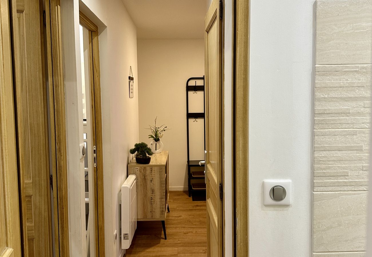 Apartment in Cauterets - Au pied du télécabine, Joli T3 48m2 avec terrasse. 