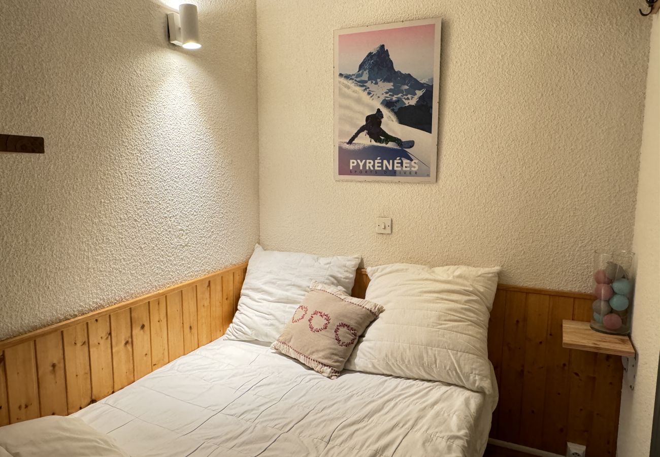 Apartamento en Cauterets - Au pied du télécabine, T2 parking et casier à ski 