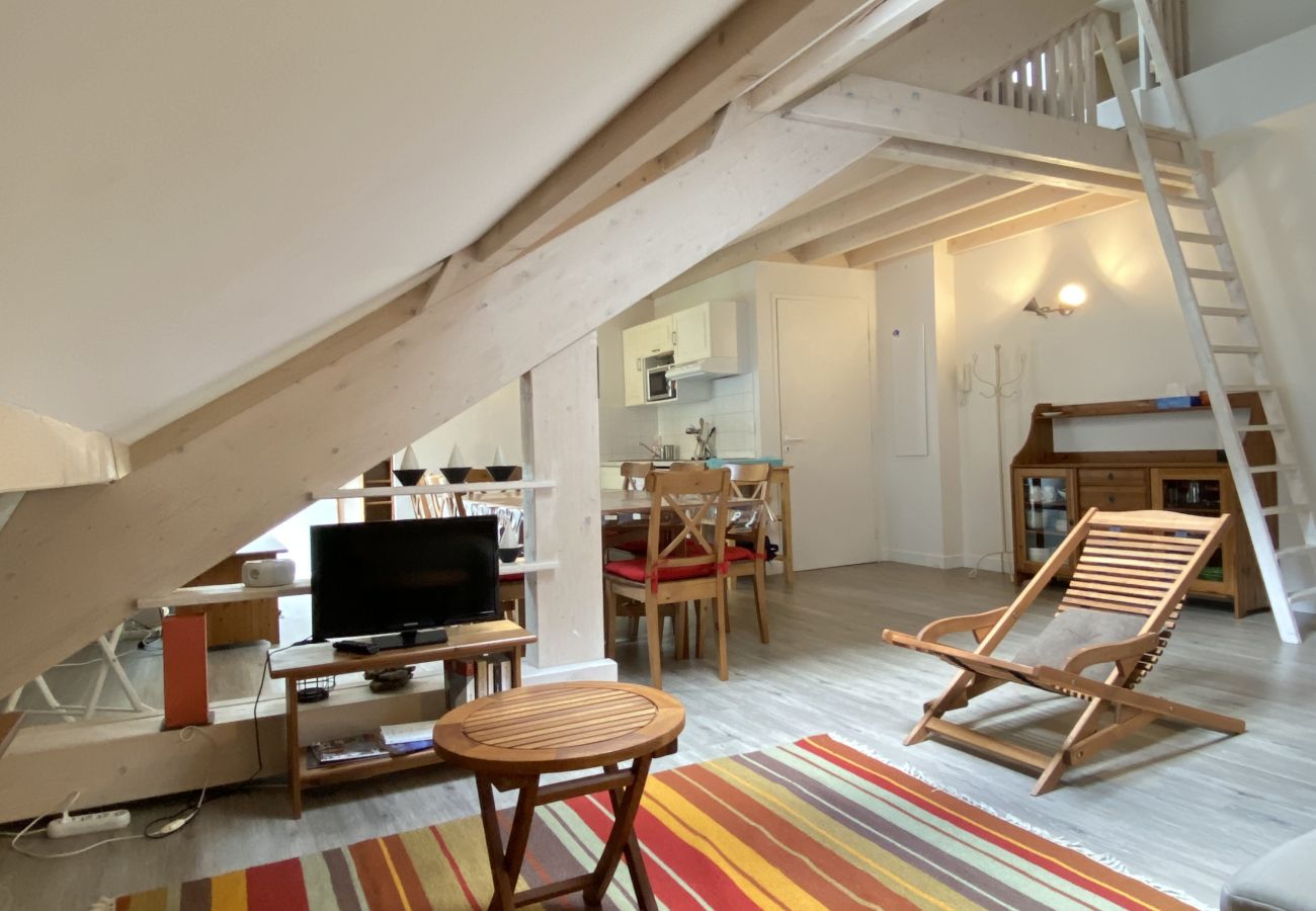 Apartamento en Cauterets - Place de la mairie T2 type loft 70m2 terrasse 35m2 