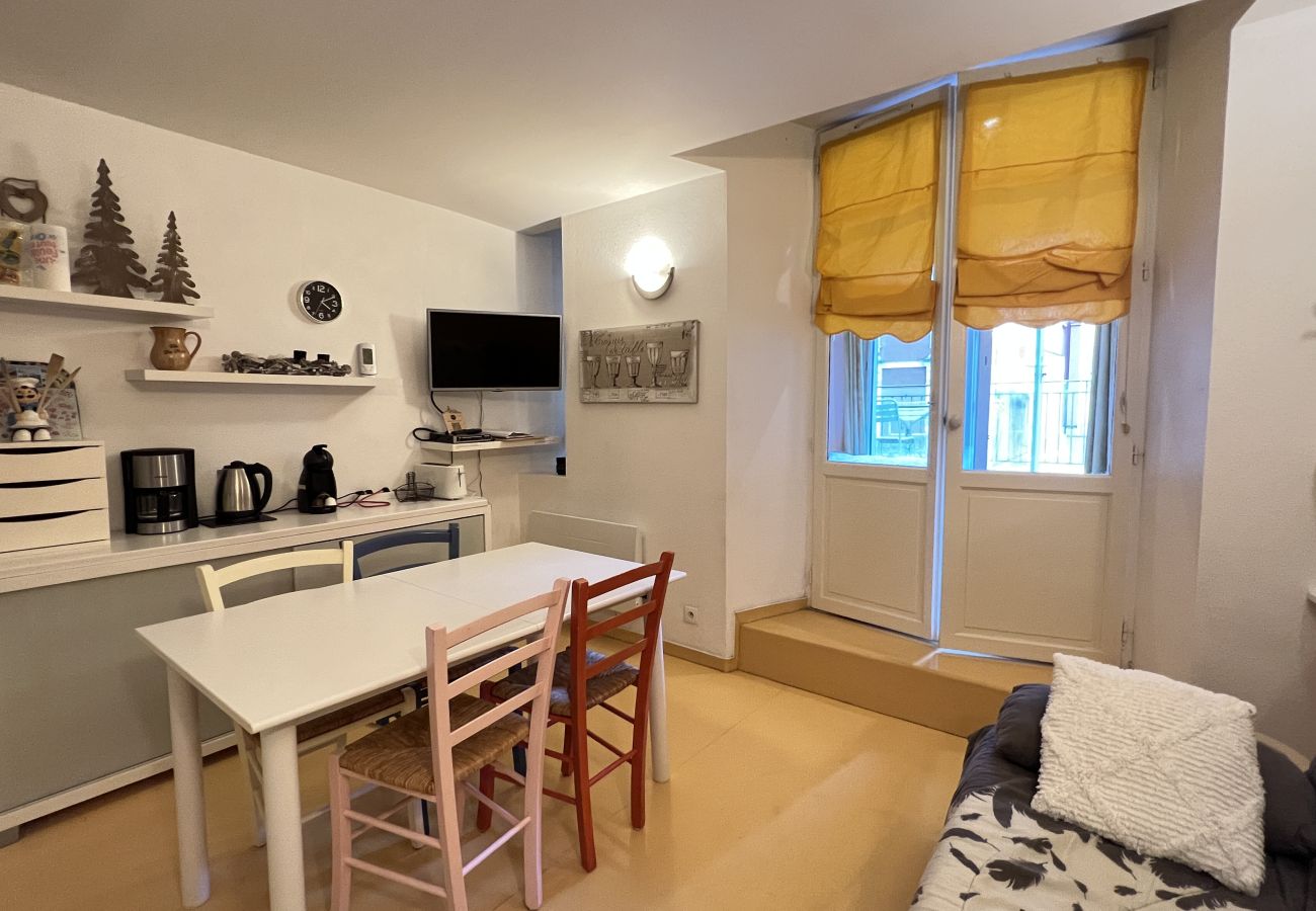 Apartamento en Cauterets - Place de la Mairie. Joli T2  4P - Terrasse et vue. 