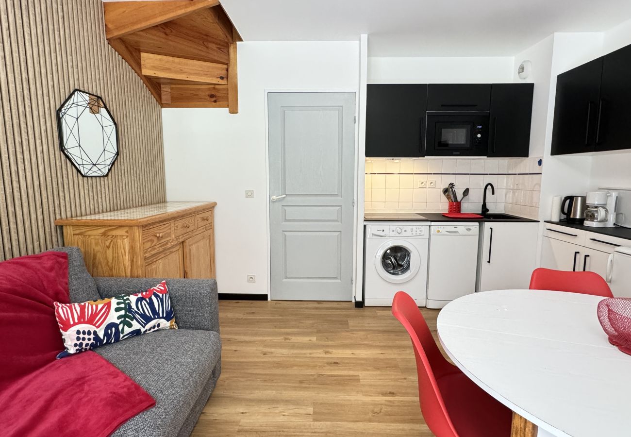 Apartamento en Cauterets - T3 duplex 6 couchages parking et balcon sud 