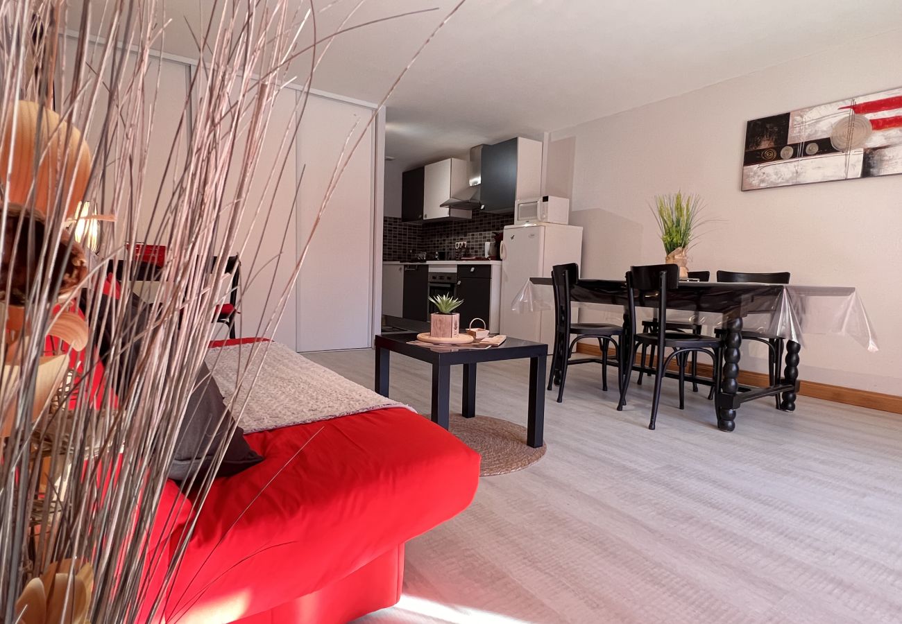 Apartamento en Cauterets - T2 ensoleillé avec terrasse et vaste jardin commun 