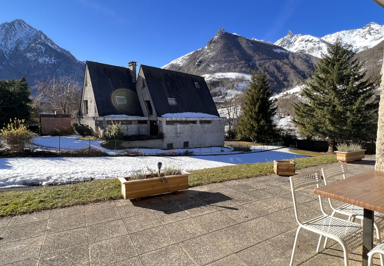 Apartamento en Cauterets - T2 ensoleillé avec terrasse et vaste jardin commun 