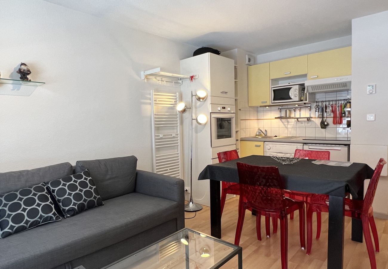 Apartamento en Cauterets - T2 alcove confortable pour 4 à 5p. Balcon. Parking 