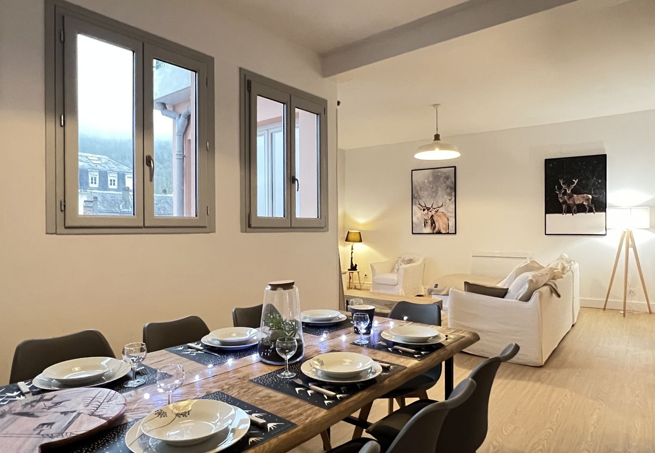 Apartamento en Cauterets - Au coeur de ville, bel appt 3 chambres de 105m2. 