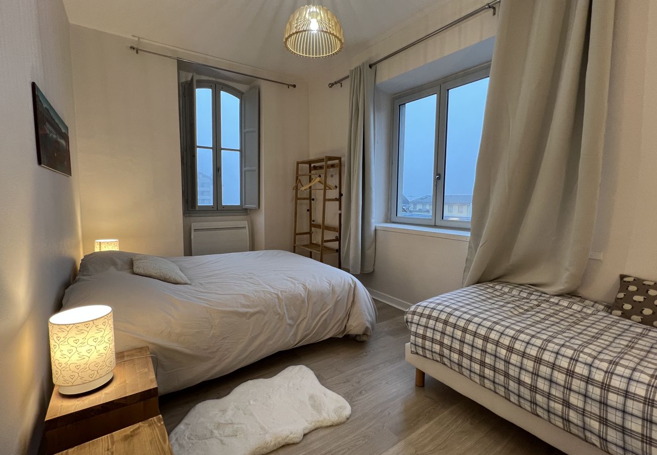 Apartamento en Cauterets - Au coeur de ville, bel appt 3 chambres de 105m2. 