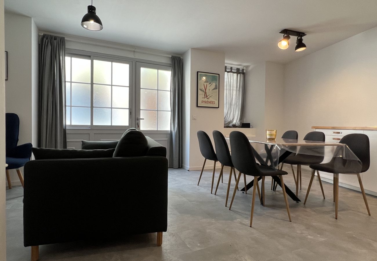 Apartamento en Cauterets - L'HYPERCENTRAL. T3 séjour + 2 chambres. Pensé pr 4 