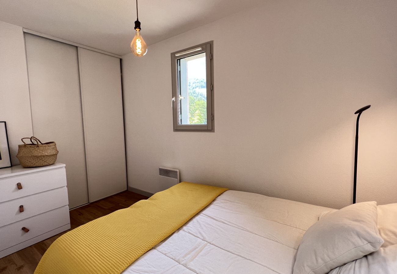 Apartamento en Cauterets - T3 centre ville avec parking, balcon et wifi. 5P. 