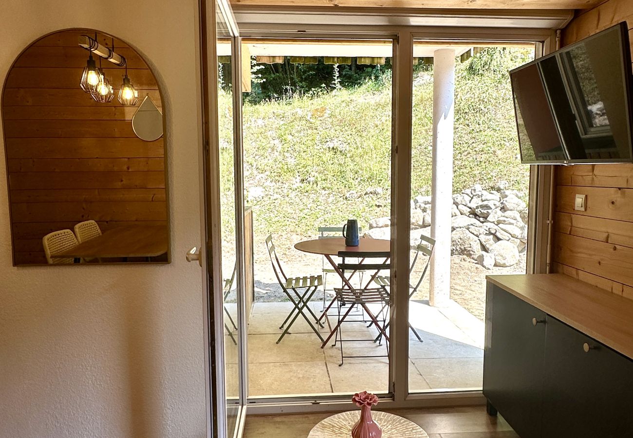 Apartamento en Cauterets - T3 POUR 4P. PISCINE COMMUNE - JARDIN/TERRASSE - PARKING