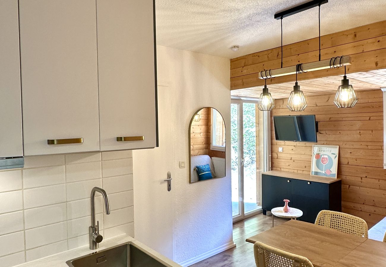 Apartamento en Cauterets - T3 POUR 4P. PISCINE COMMUNE - JARDIN/TERRASSE - PARKING