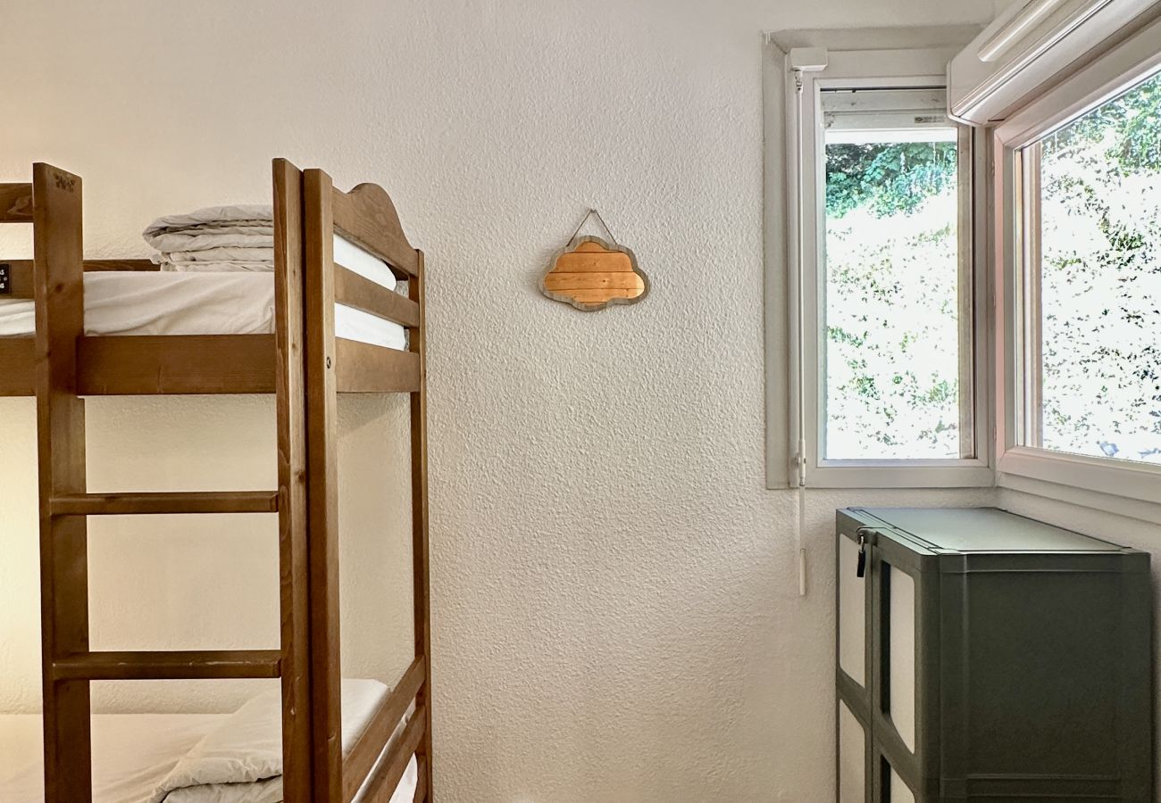 Apartamento en Cauterets - T3 POUR 4P. PISCINE COMMUNE - JARDIN/TERRASSE - PARKING
