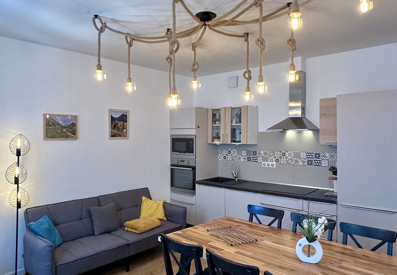 Apartamento en Cauterets - Au pied du télécabine, Joli T3 48m2 avec terrasse. 