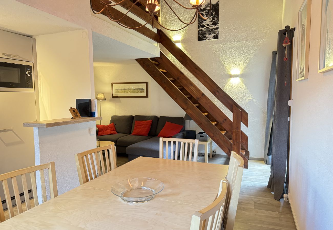 Appartement à Cauterets - Grand T3 en duplex pour 6P.  parking couvert. WIFI 