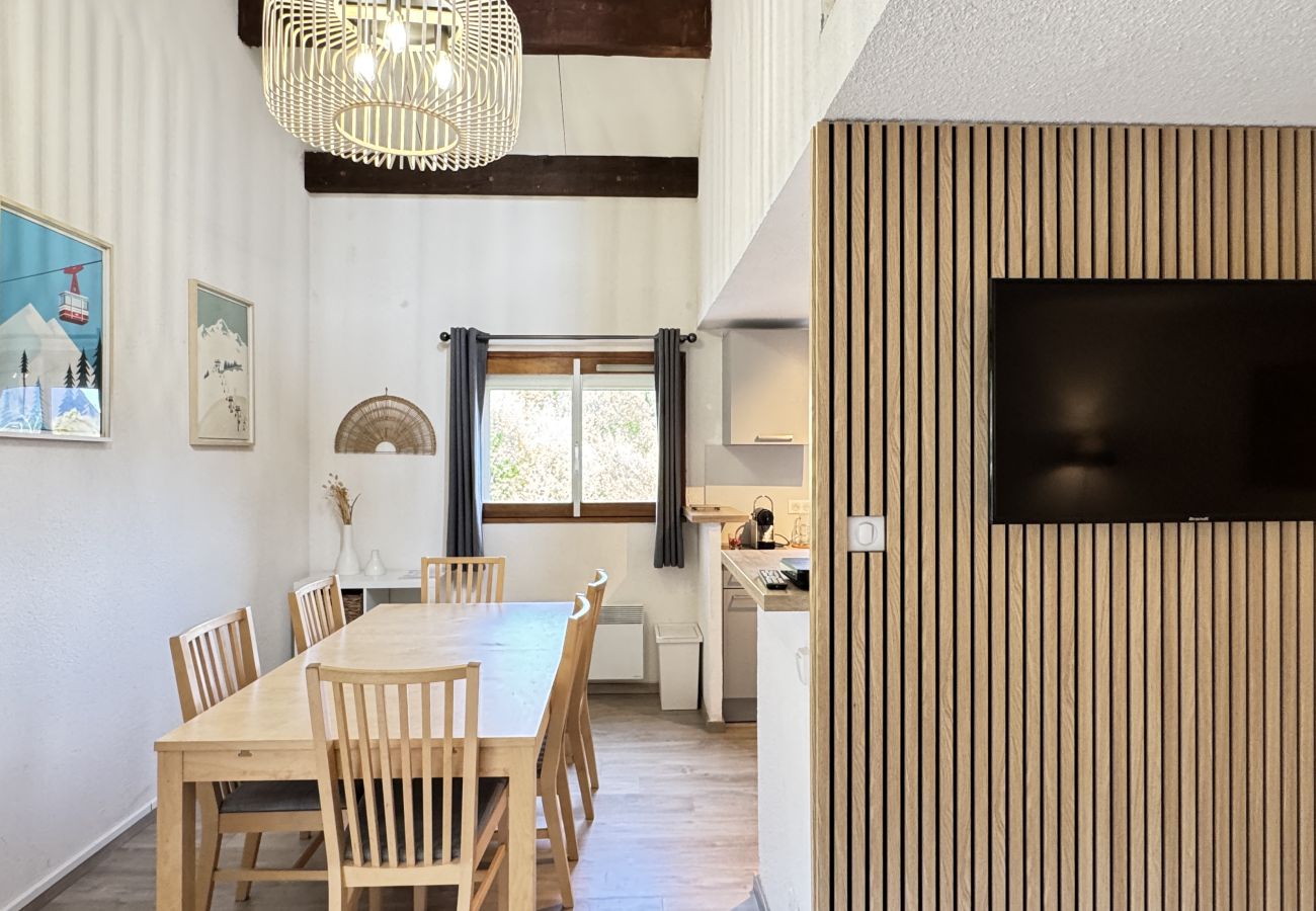 Appartement à Cauterets - Triplex 3 chambres 65m2 pour 6P. Parking couvert.