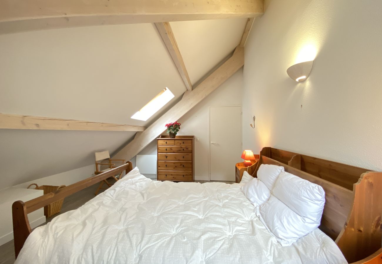 Appartement à Cauterets - Place de la mairie T2 type loft 70m2 terrasse 35m2 