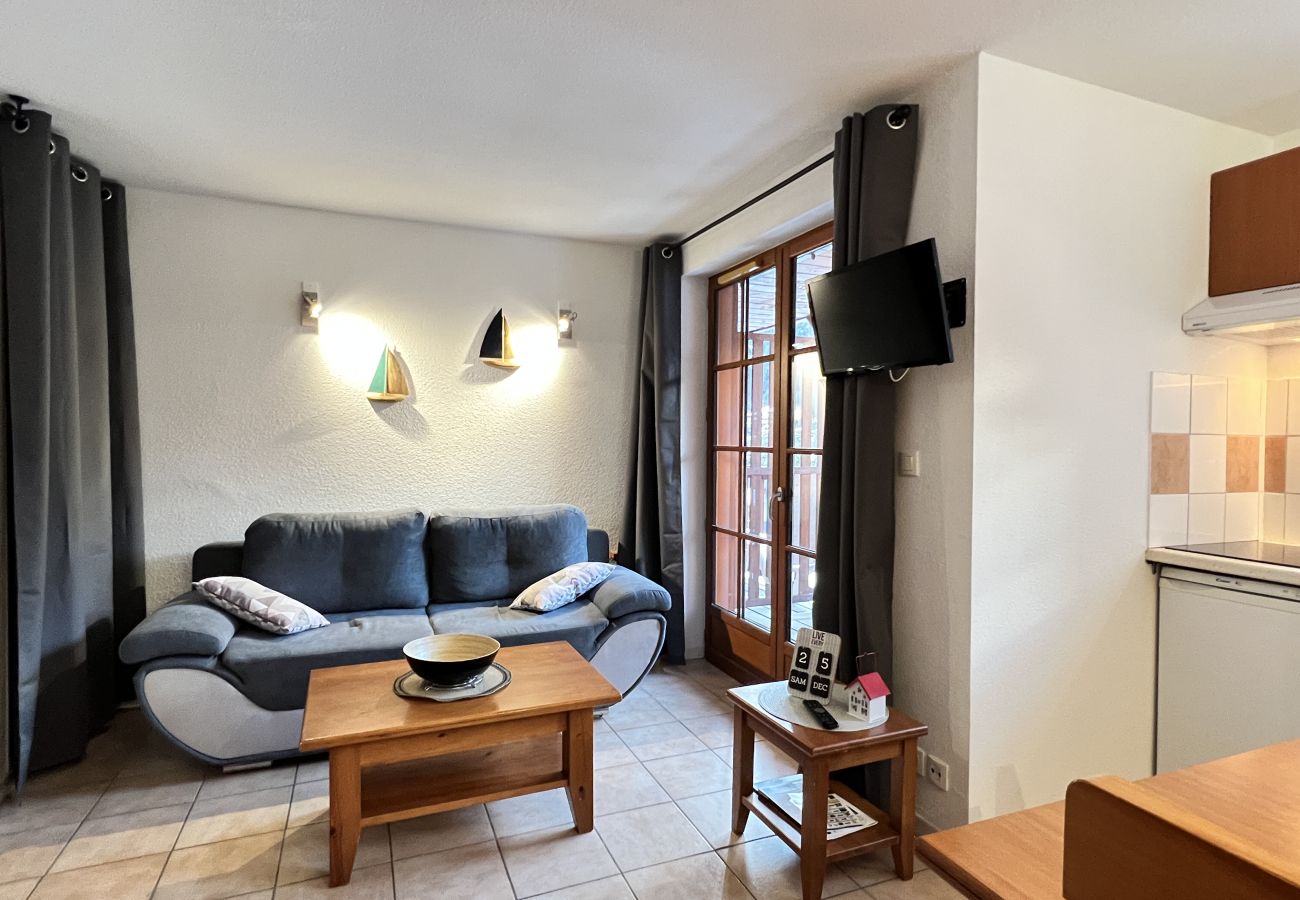 Appartement à Cauterets - T2 bis 40M2 5P. Vue. Balcon. Parking. Piscine été. 