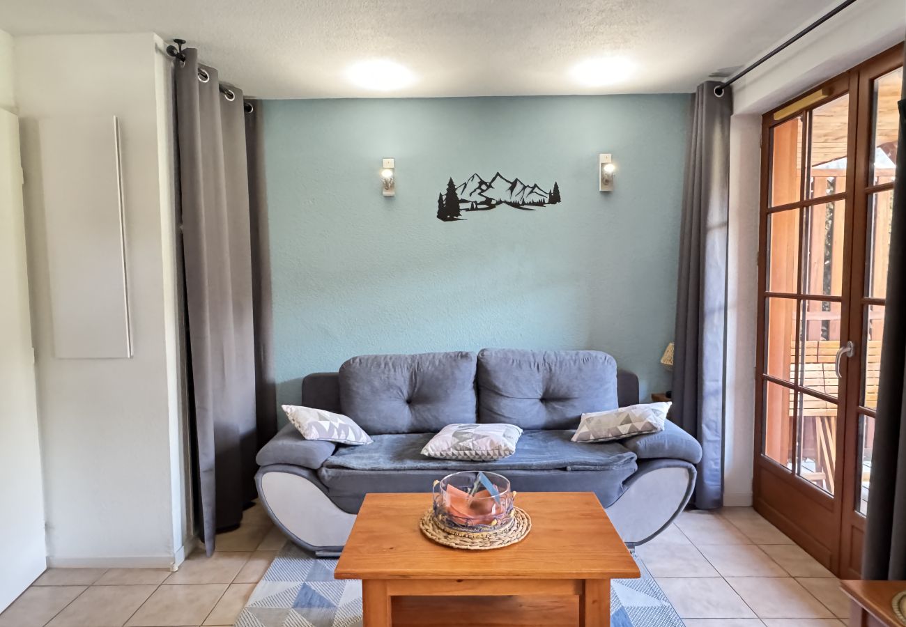 Appartement à Cauterets - T2 bis 40M2 5P. Vue. Balcon. Parking. Piscine été. 