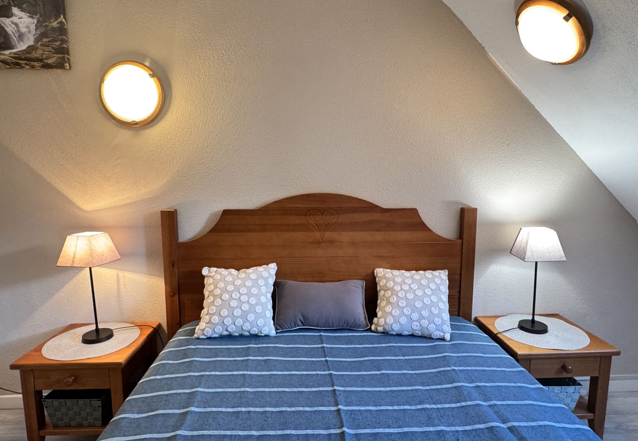 Appartement à Cauterets - T2 bis 40M2 5P. Vue. Balcon. Parking. Piscine été. 