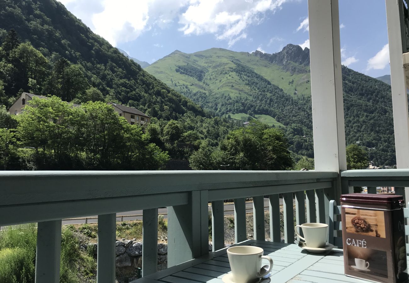 Appartement à Cauterets - T2 +alcove, récent 4/5 pers. Parking. Balcon. Wifi 