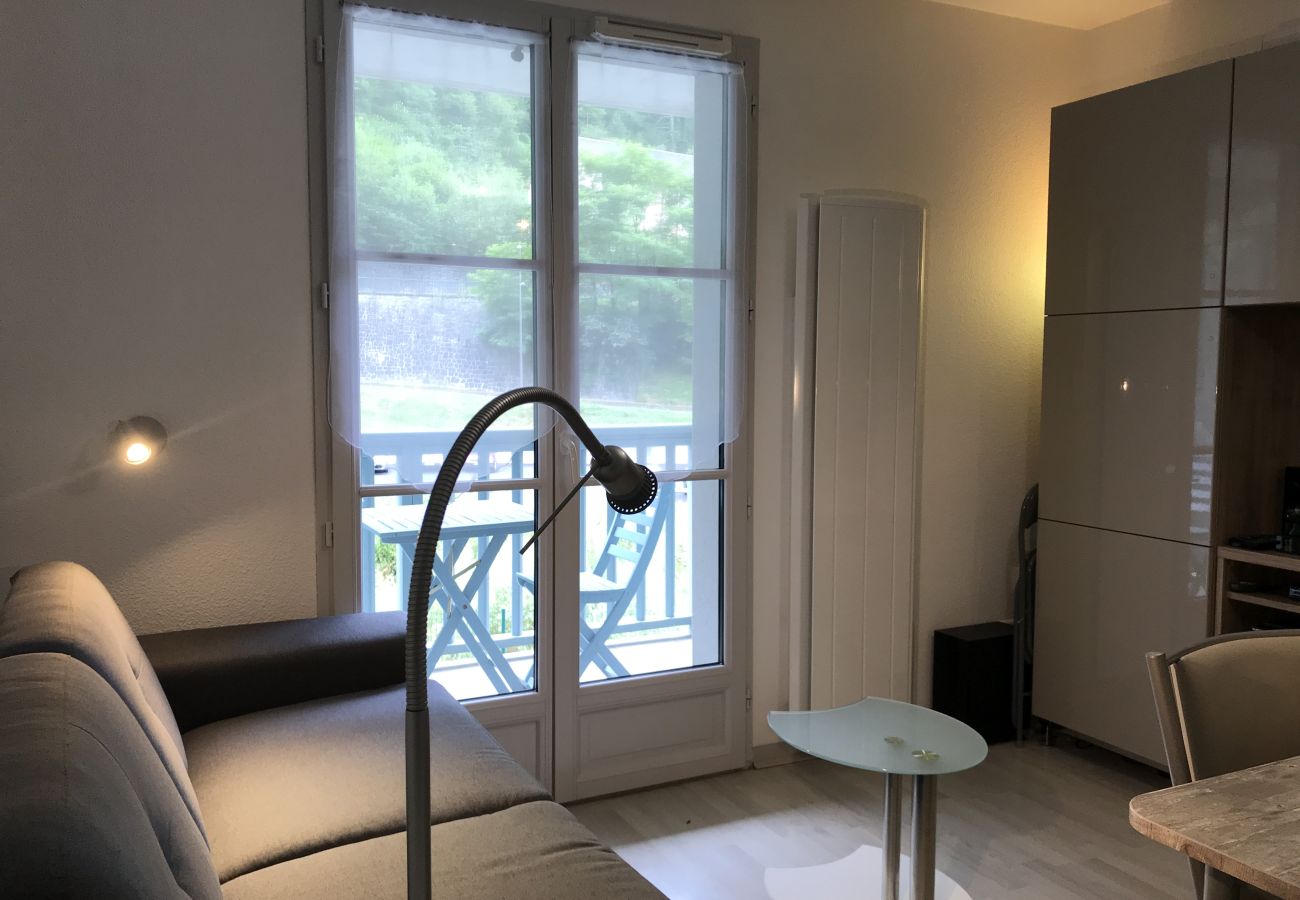 Appartement à Cauterets - T2 +alcove, récent 4/5 pers. Parking. Balcon. Wifi 