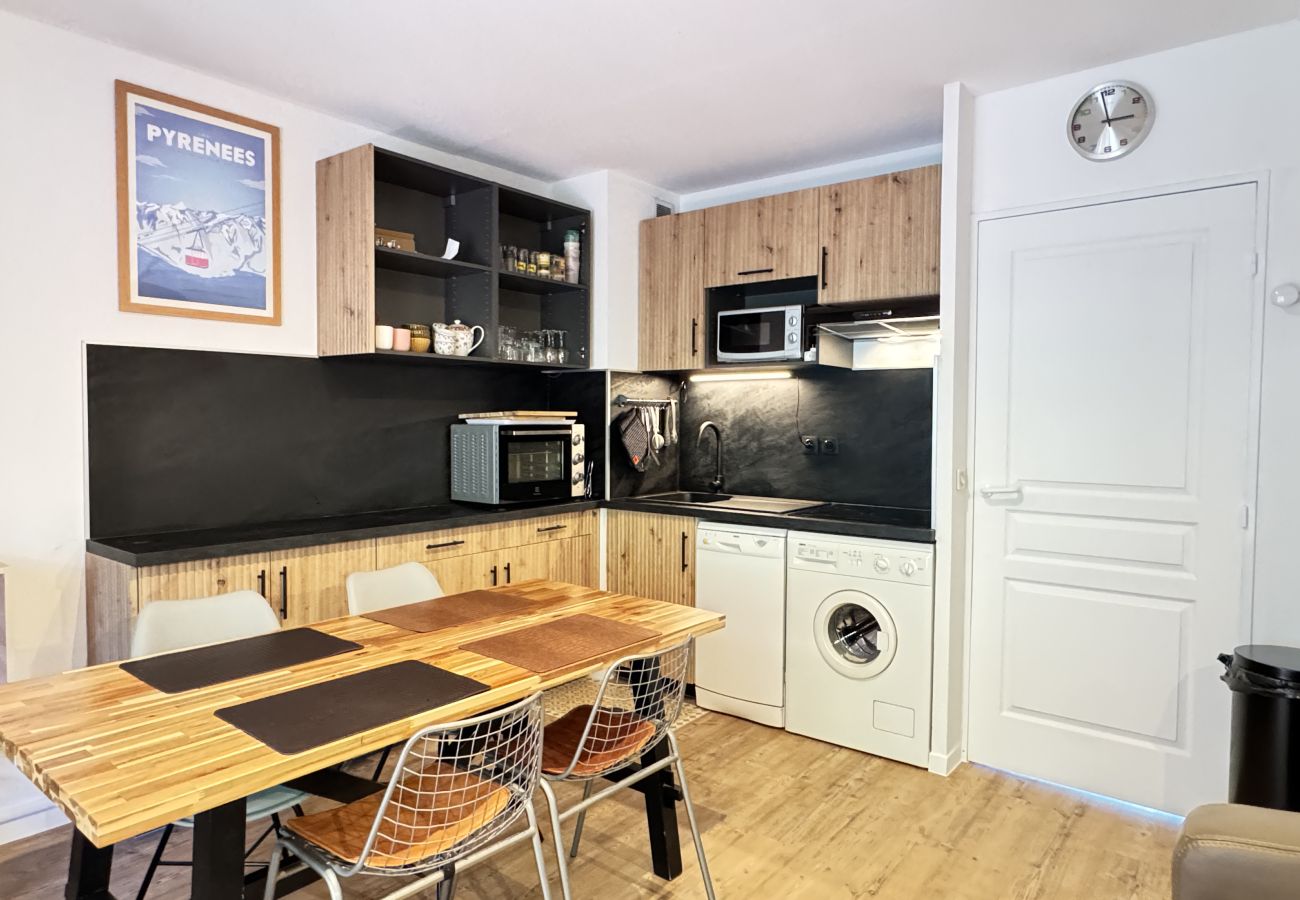 Appartement à Cauterets - Duplex 2 chambres 47m2 pour 6pers. Parking. Balcon 