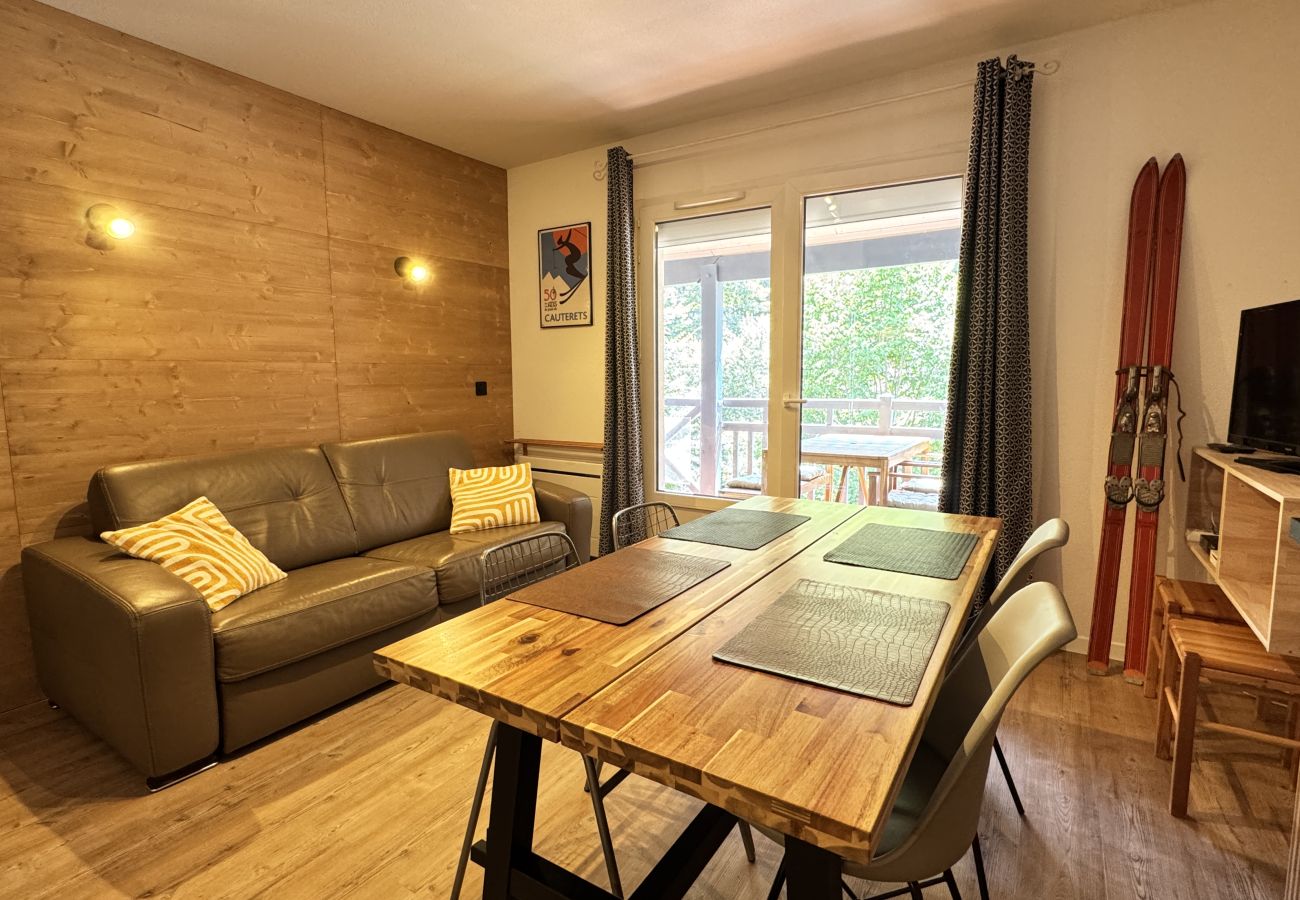 Appartement à Cauterets - Duplex 2 chambres 47m2 pour 6pers. Parking. Balcon 